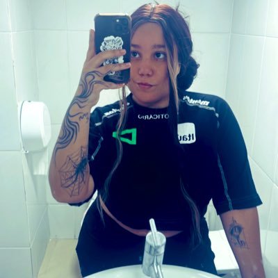 VOZ DE CLOVE NO VALORANT 💜🦋 • Ator/Dublador • NB • Pro-Recovery 🏹⚡🏳️🌈🏳️⚧️ ele/dele