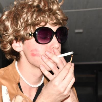 CCarballomivida's profile picture. trolo viejo-mirtha, sandra&celeste y psicosis estacional, fotografo y homosexual farsante