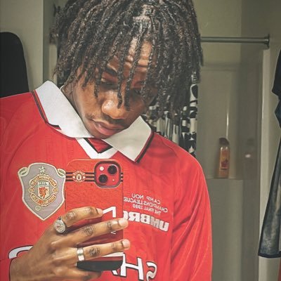 🇿🇼 @ManUTD ❤️🤍(currently boycotting) @FCBarcelona ❤️💙