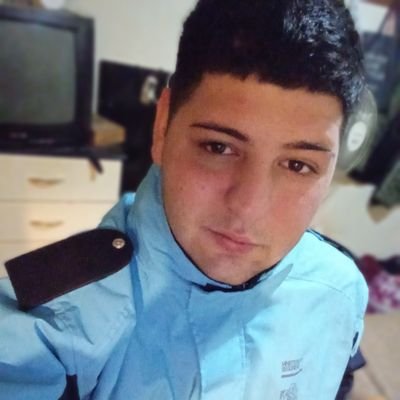 26/11
policía y bachatero
amante del mate y de escuchar a las personas