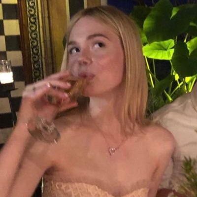 cineszula's profile picture. tits out for bada lee