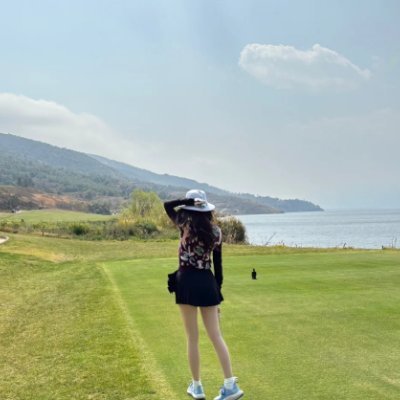 旅を愛し、食べることを愛し、体を維持します。友達に対して誠実です。💖🥰
沈黙を拒む追従者です✨