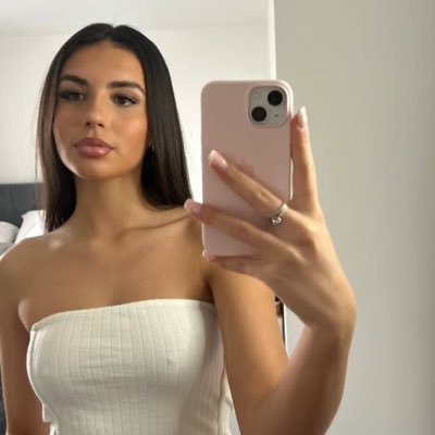 19 ੭୧ ❛ #nsfwtwt ❜ ₊˚⊹ dm fee⠀. ୨﹒˖˚──she/her﹕♡﹕──˚˖﹒soft and hard kinks ୧ ࿐﹒꒱ ⌗ ❛ bi ∩⑅∩🌸paypal me ˚˖ ˚ not as soft and innocent as I may look