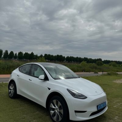 귀중한 오늘 하루/ TESLA all-in investor(2020~) / seeking for healthy life /
football&coffee lover.