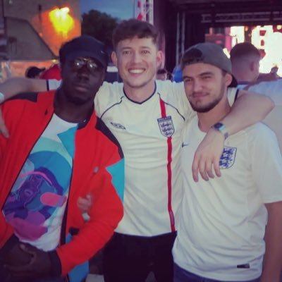 Suck my ass. @Bradley_Morgann