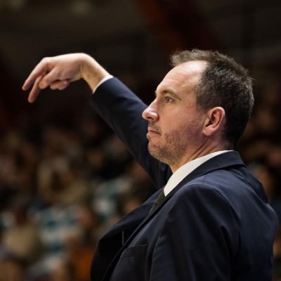 Pro Basketball Coach 🏀 Head Coach @cb_toledo2025 Experience 🇪🇸 🇸🇪 🇳🇴 🇬🇧 🇸🇻 🇬🇮 Former @RMBaloncesto
