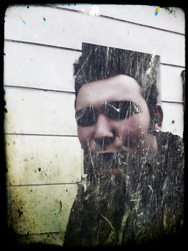 Simoscava's profile picture. Aspirante musicista e studente.