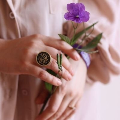 - وإني أؤمن أن الله لا يدع ثقال الأيام تدوم، عُسرًا ثم يُسرًا ثم سرور ♥️
