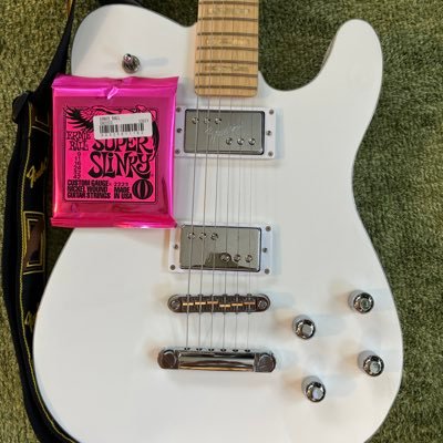 長渕剛、SCANDALを師と仰ぎ中3からアコギ、エレキ、ベース、ピアノ、ハーモニカを演奏♪ 弾き語り系YouTubeラジオ『Macuntoshのチョット聴いてよ15分』を配信中😊 フェンダー大好き❣️Haruna Telecaster Boost、Mami Stratocaster Omochiを愛用中🎸💖✨