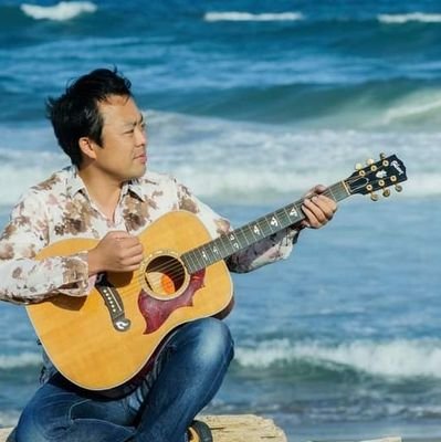 「サザンを歌っています!」の看板を掲げてバンド・ユニット・弾き語りで活動中!
エフエムいわぬま77.9Mhz・fmいずみ79.7Mhzにて
「 #サザンもりもりKUWATAなラジオ 」毎週月曜日18:30~、土曜日21:00~
fmいずみ版 金曜日20:30~OA