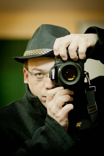 Elliott_Bee's profile picture. Photographer