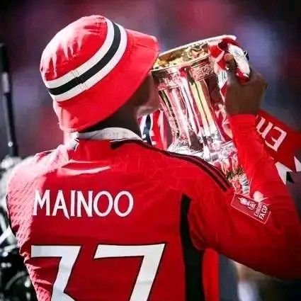 An Industrial Chemist.
Proudly TIV from Benue State.
Nigeria NumberOne Manchester United fan.
Sport Journalist, football analyst, lover of Video games.
