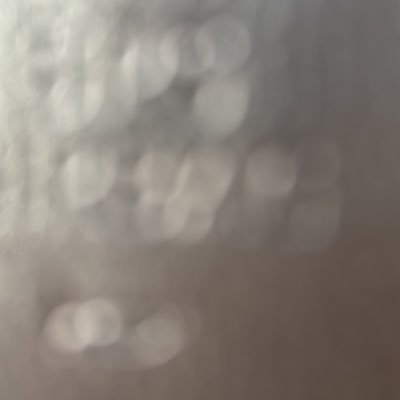 هناك احاسيس ليست لنا القدرة عن التعبير عنها بالكلمات وهناك كلمات لاتعبر عن احاسيسنا ابدا!!