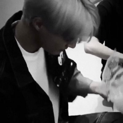 24_7thinkofjen's profile picture. 