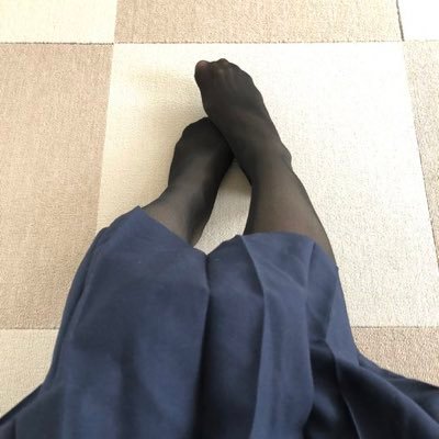 yuriyurichan71n's profile picture. かわいい服が好き💛 ハイソックス好きでよく履きます🤍 たまにスク水も着てます🩱 #足フェチ🦶#ハイソックス #ストッキング