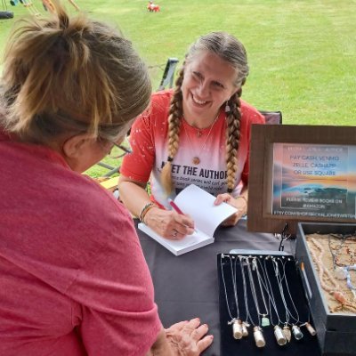 Author/Jesus freak/jewelry maker/lover of Hawaii/ocean🐬🐳my❤belongs to @servntofgod Author of memoir Meant to Be, A Summer Love romance+more #Amazon #Etsy📚🐕