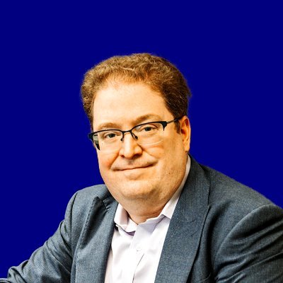 Helping families & business owners protect what matters — without getting buried in legal jargon.
NYC & MN
Attorney | Author