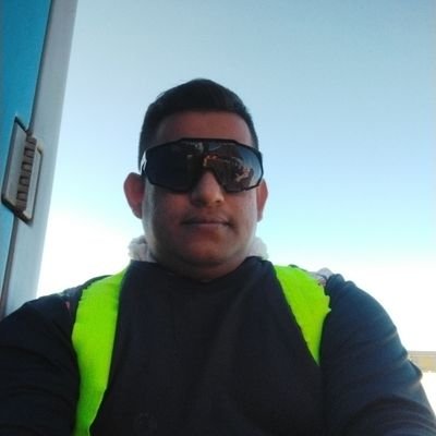 AlexReyes_0409's profile picture. Nacimos y nos enseñaron el mundo de una manera vaga y cruel, ya hoy puedo decir que no queremos seguir viviendo en ese mundo,todo cambio nace de una Revolución.