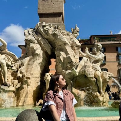 emilianareyy's profile picture. 