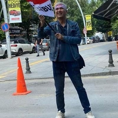 #3temmuz da yıkamadınız
#12mayıs ta parçalayamadınız
#4Nisan da öldüremediniz
BAŞARAMAYACAKSINIZ
BÜYÜYEREK GELİYORUZ
#FenerbahceHalktır