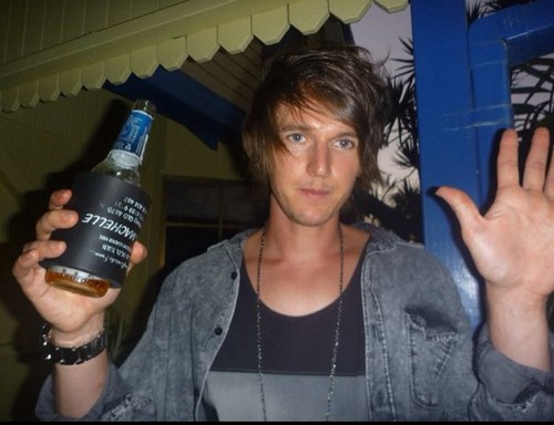 Mr_Hat_'s profile picture. What of it!

Instagram marcwh1