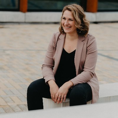 Organisatieontwikkeling, Coaching en Training
Voor een gezonde, veerkrachtige organisatie waar iedereen met plezier werkt.
waar iedereen met plezier werkt.