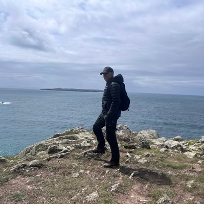 Former Welsh Guard💂🏻♂️- now a Sales Engineer- loves golf, running and football. When you feel like quitting.....think about why you started!