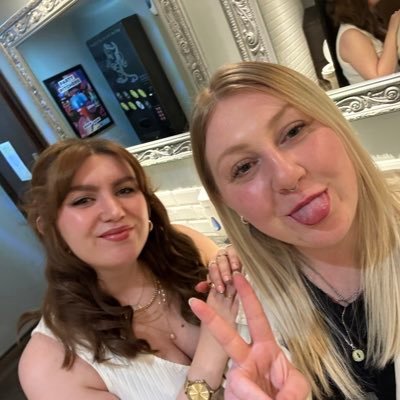 shannonpoww's profile picture. 