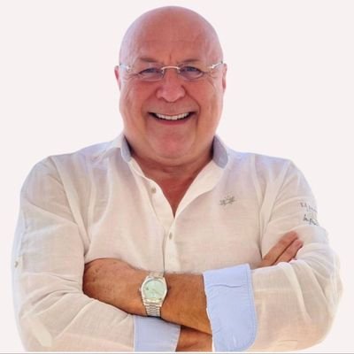 Dr_Charliewards's profile picture. 