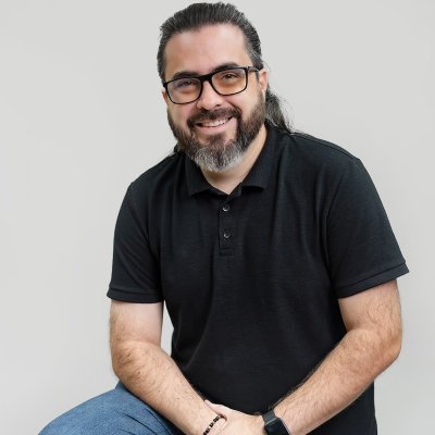 Coach ágil y emprendedor apasionado del tiro con arco. Ayudo a transformar empresas hacia la agilidad desde hace más de 12 años. Disfruto compartiendo mi conoci