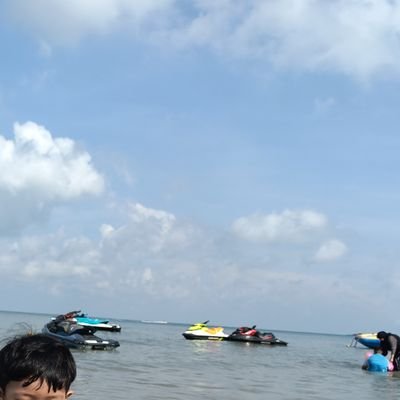 akumembebel's profile picture. Sekadar curhat yang tidak disuarakan.
tapi lebih mengata orang 🗿