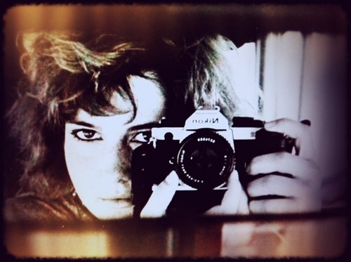 Super cool and creative headshot /portrait photographer.