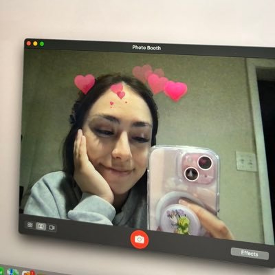 danarsrz's profile picture. 