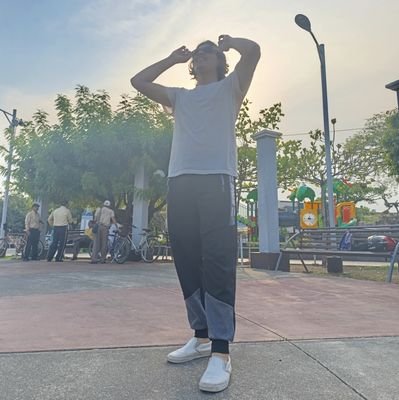 AllanMomos's profile picture. El mejor momero/bloggero de mi cuarto :v