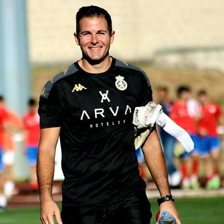 javip13's profile picture. Licenciado/Profesor en Historia.
Entrenador especialista en GKs por la @RFEF UEFA B 🧤⚽
Ex- Haro Dep.- D. Alavés-
DUX Logroño -SDLogroñes.
📍En León 1°RFEF 👣🎯