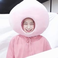 ur_criz's profile picture. .