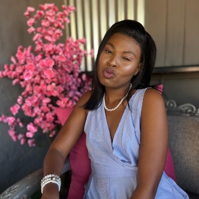 Carrie_Akonaho's profile picture. learning and discovering self🍃
I write my thoughts that didn't feel like they belong to notes