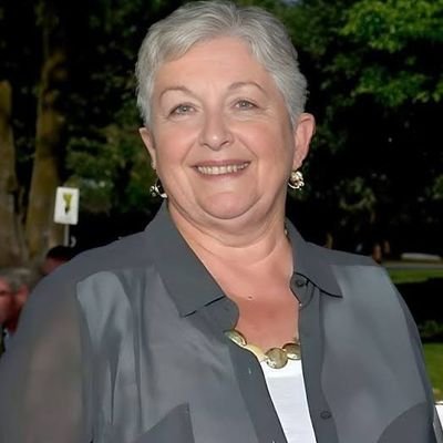 Real Estate Consultant
Fashion Mogul
Mother to a prolific actor GERRY BUTLER