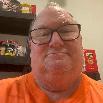 PapaReads1962's profile picture. 