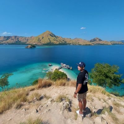 adityosusanto_'s profile picture. The other side.