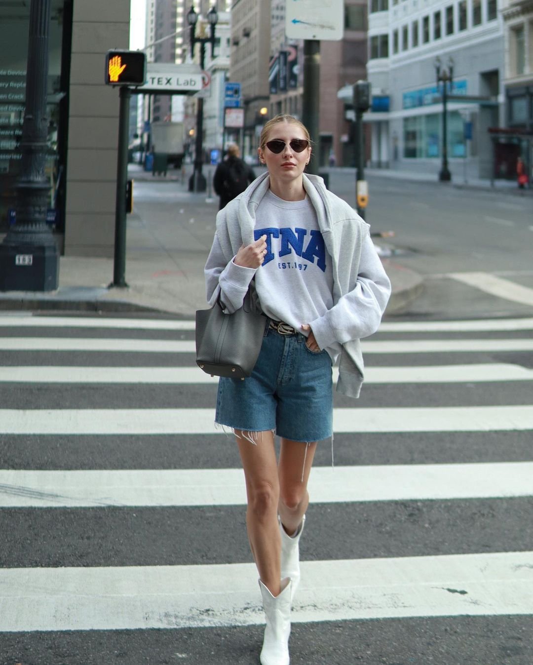 zj6GAin1osT33's profile picture. Love yourself first.