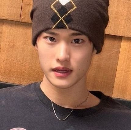 ⇀ your local #seunghan girlie