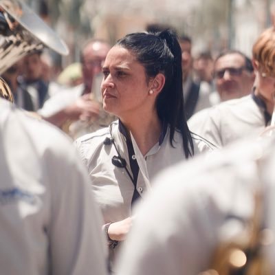Sevillana, amante de su Semana Santa y componente de la AM. Nuestro Padre Jesus de la Redencion.