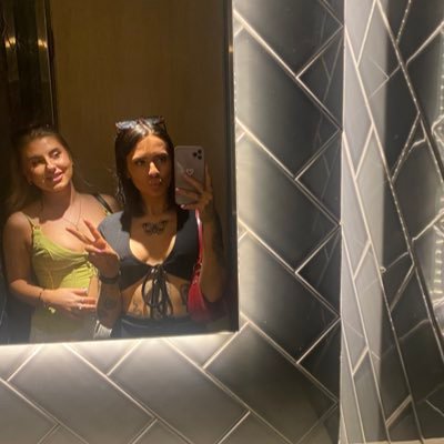 parissjade's profile picture. heartless n moneyless x