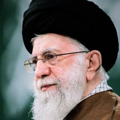 خبرت هست که بی روی تو آرامم نیست طاقت بار فراق این همه ایامم نیست. 🌻