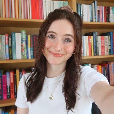 edits books @publishinguclan / reviews books / northern lit and indie publishers enthusiast / she/her ⭐️