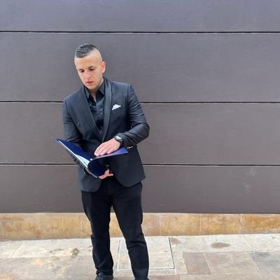 F_g98's profile picture. 