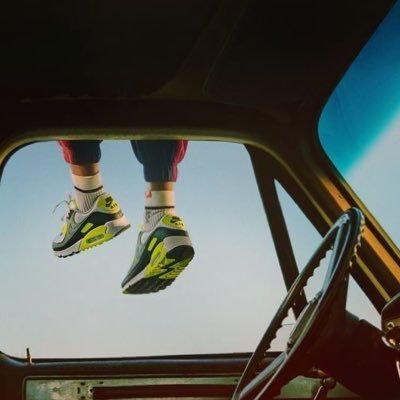 youngTheoriser's profile picture.