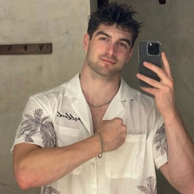 Umer99170906's profile picture. 