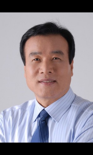 (전)프로야구 원년 초대MVP(OB베어스) (전)한나라당 박근혜 대통령 경선후보 인천시 계양(갑) 선거대책위원장 제19대 국회의원선거 인천 계양(갑) 지역에 출사표를 던지고 열심히 뛰고 있습니다.~^^ 희망의 정치!국민과 함께 하는 유쾌한 정치! 살맛나는 세상을 위해 오늘도 화이팅~!